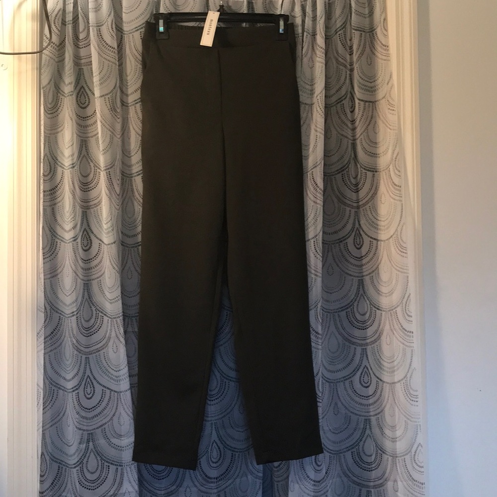 Small. Olive green dress pant. Light weight.